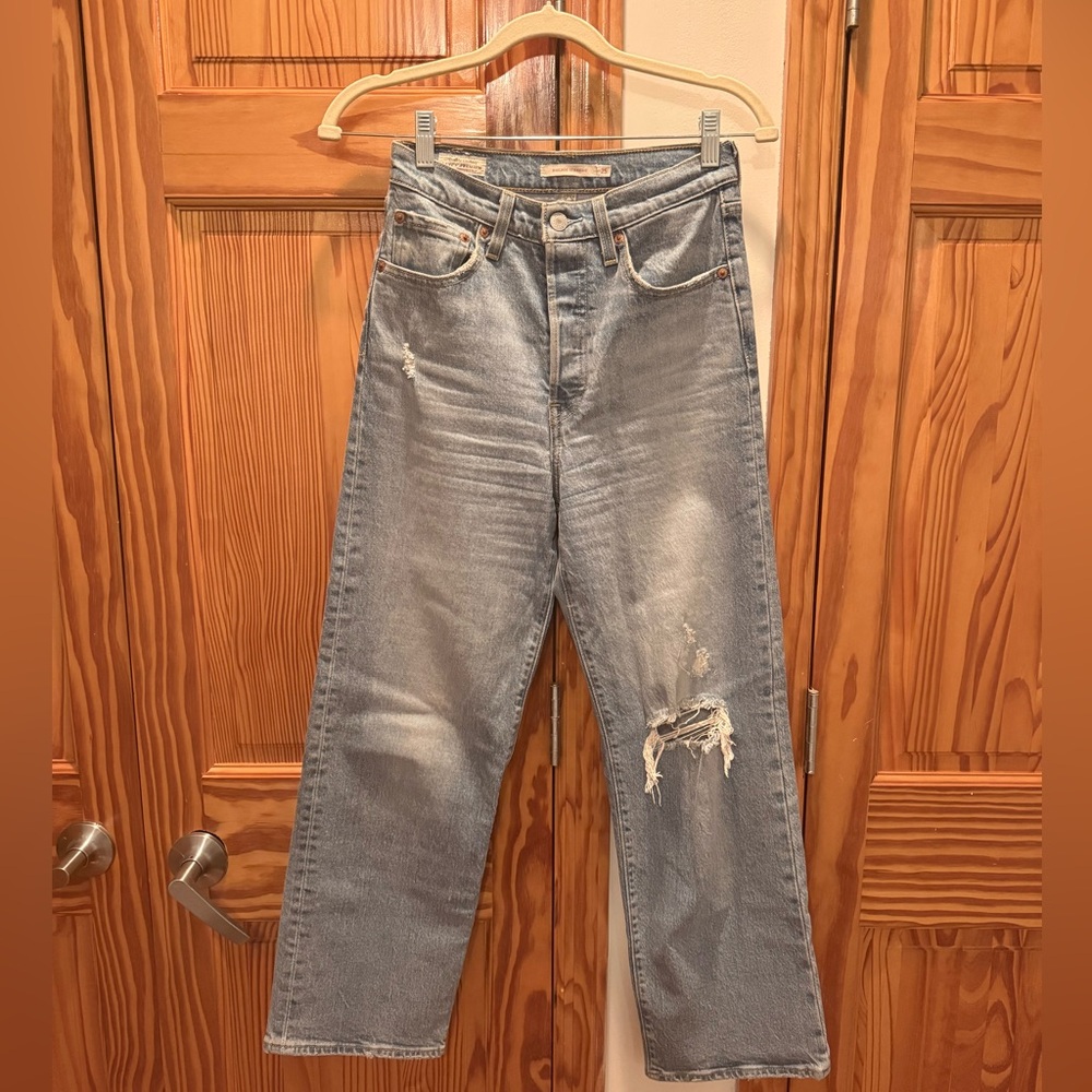 Levi’s Ribcage Straight Distressed Light Blue Jeans